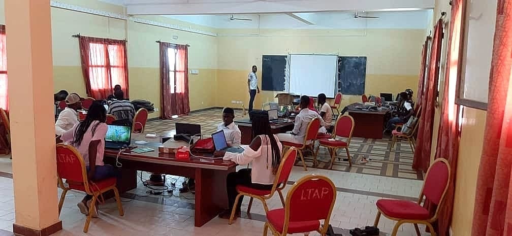 Formation des apprenants sur les réseaux informatiques (Classe & Labs)